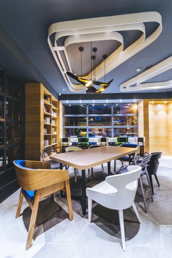 Atour Qing Pu Stadium Hotel 4*